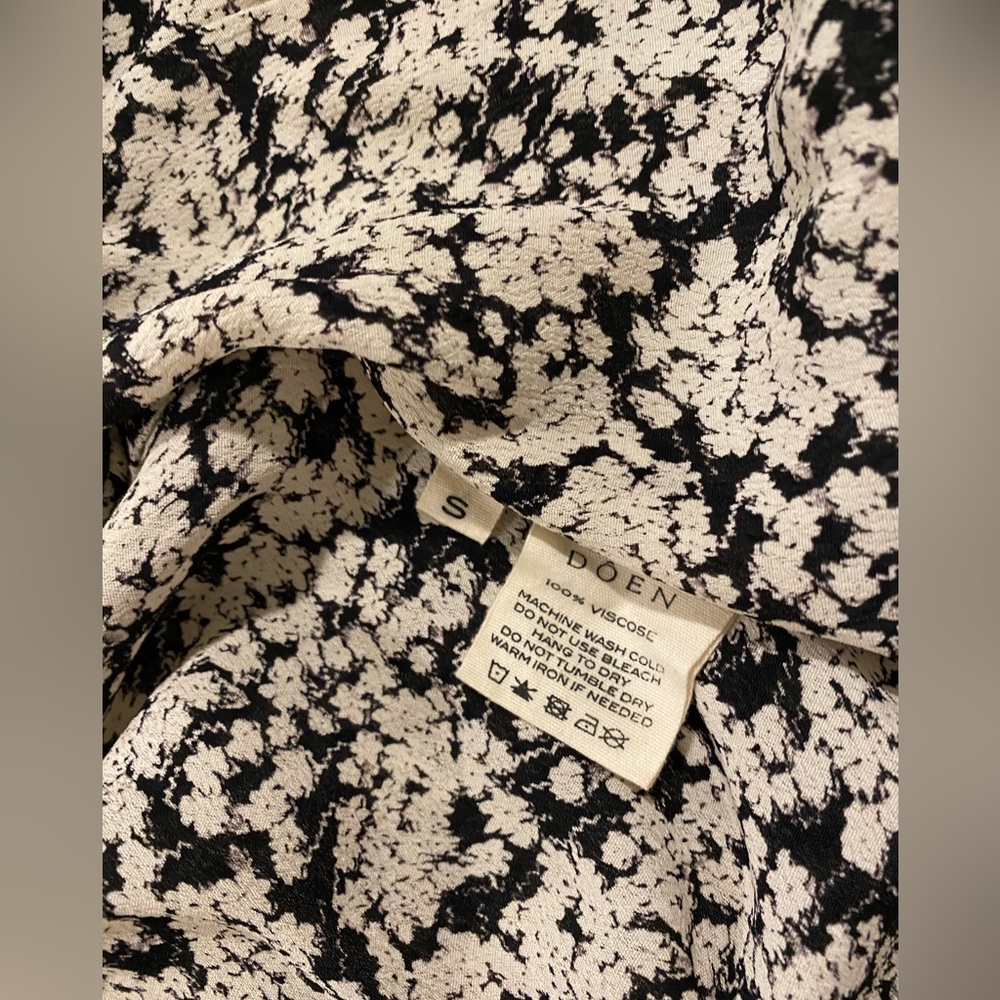 DOEN viola wrap top sz Small ruffled tie waist floral blouse - Picture 8 of 11